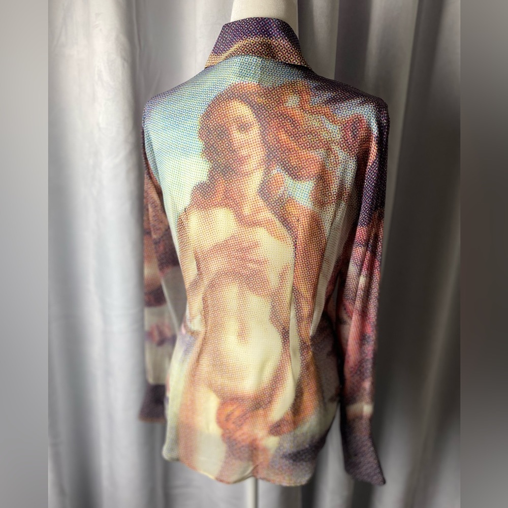 DOLCE & GABBANA iconic Venus blouse.